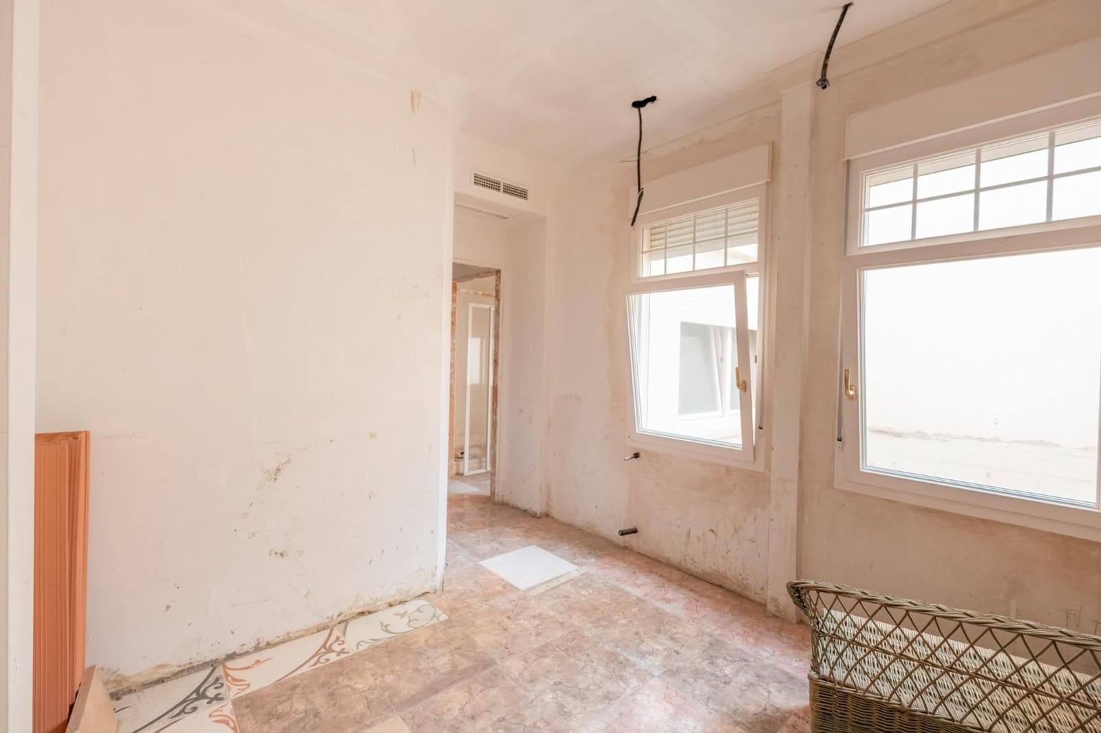 7 bedroom Hotel for sale in Orihuela - € 600,000 (Ref: 9729325)