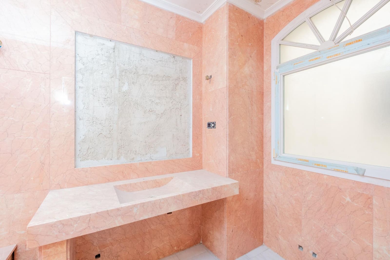 7 bedroom Hotel for sale in Orihuela - € 600,000 (Ref: 9729325)