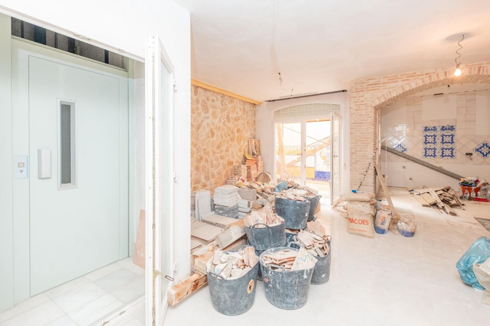 7 bedroom Hotel for sale in Orihuela - € 600,000 (Ref: 9729325)