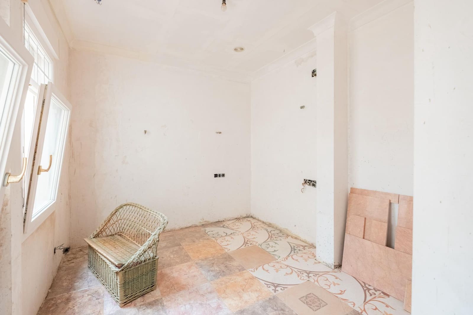 7 bedroom Hotel for sale in Orihuela - € 600,000 (Ref: 9729325)