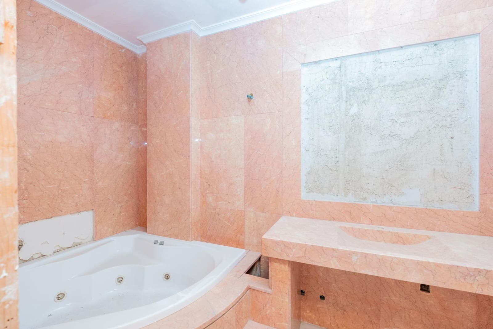 7 bedroom Hotel for sale in Orihuela - € 600,000 (Ref: 9729325)