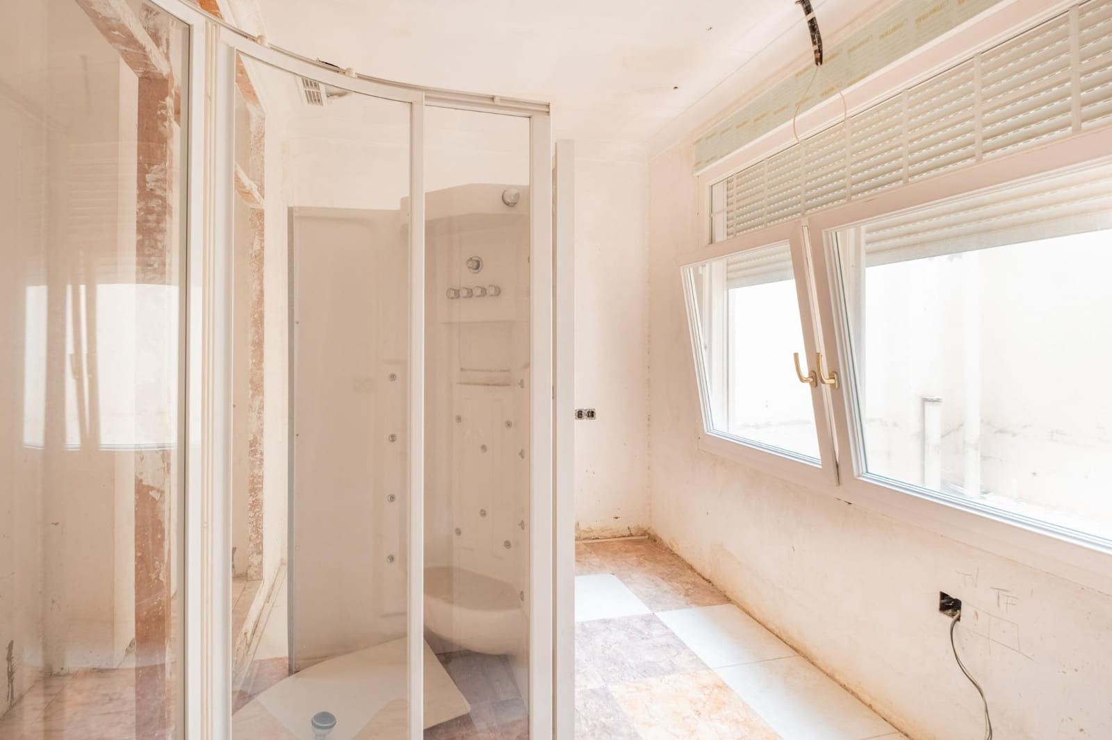 7 bedroom Hotel for sale in Orihuela - € 600,000 (Ref: 9729325)