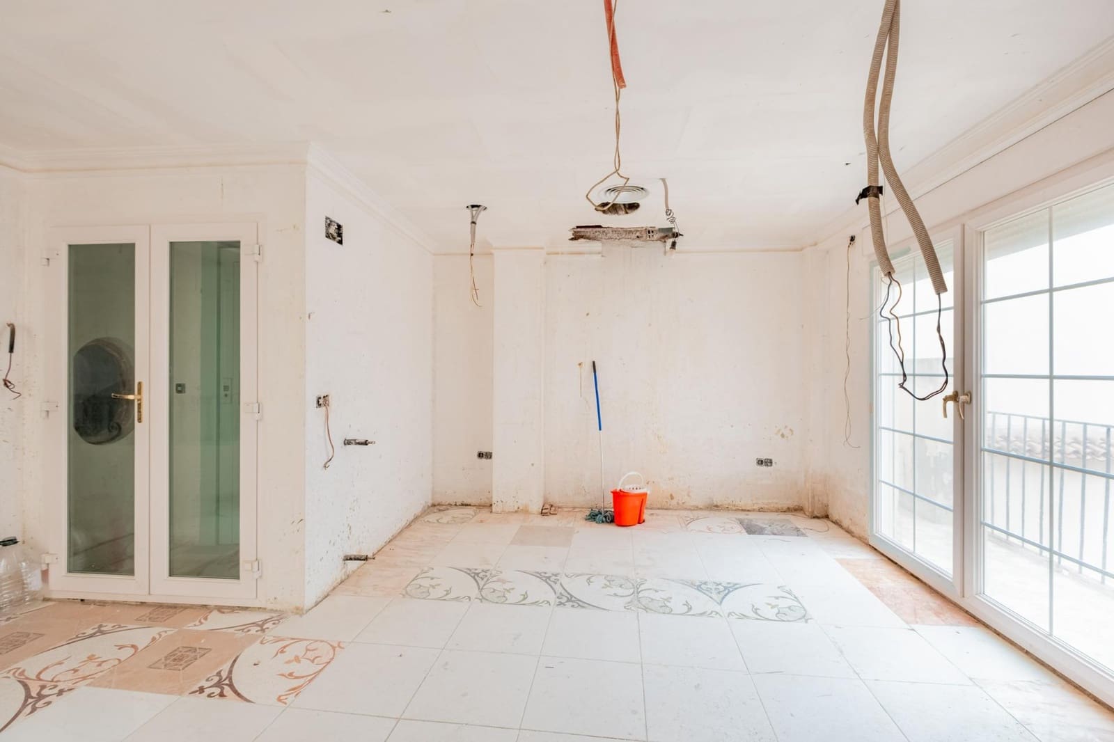 7 bedroom Hotel for sale in Orihuela - € 600,000 (Ref: 9729325)