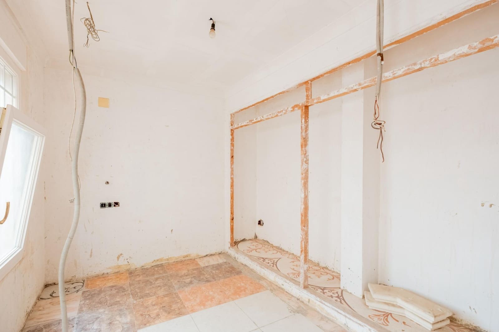 7 bedroom Hotel for sale in Orihuela - € 600,000 (Ref: 9729325)