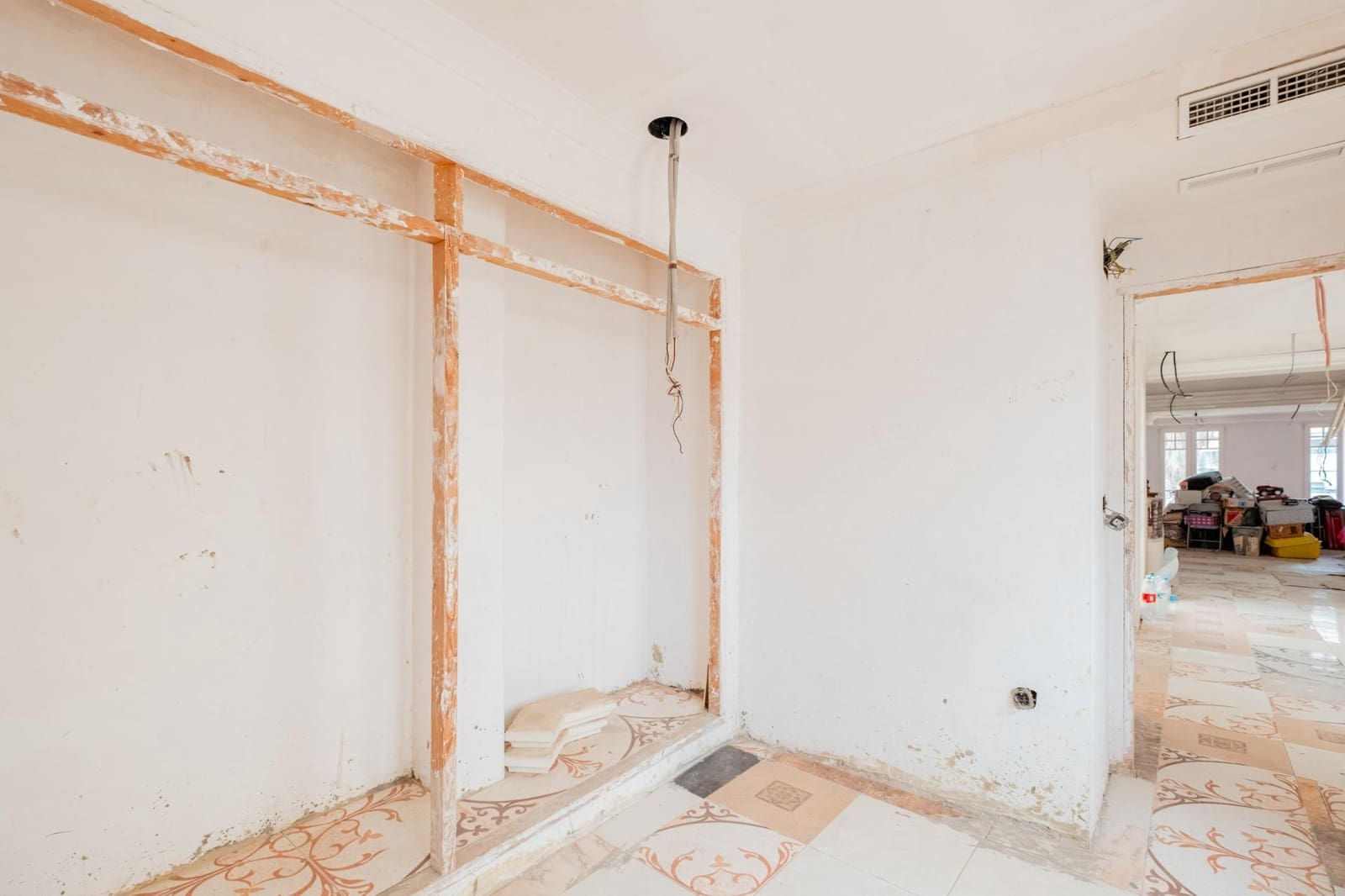 7 bedroom Hotel for sale in Orihuela - € 600,000 (Ref: 9729325)