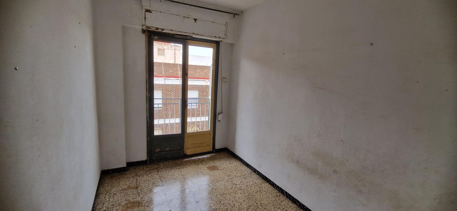 3 soverom Leilighet til salgs i Elche / Elx - € 75 000 (Ref: 9744133)