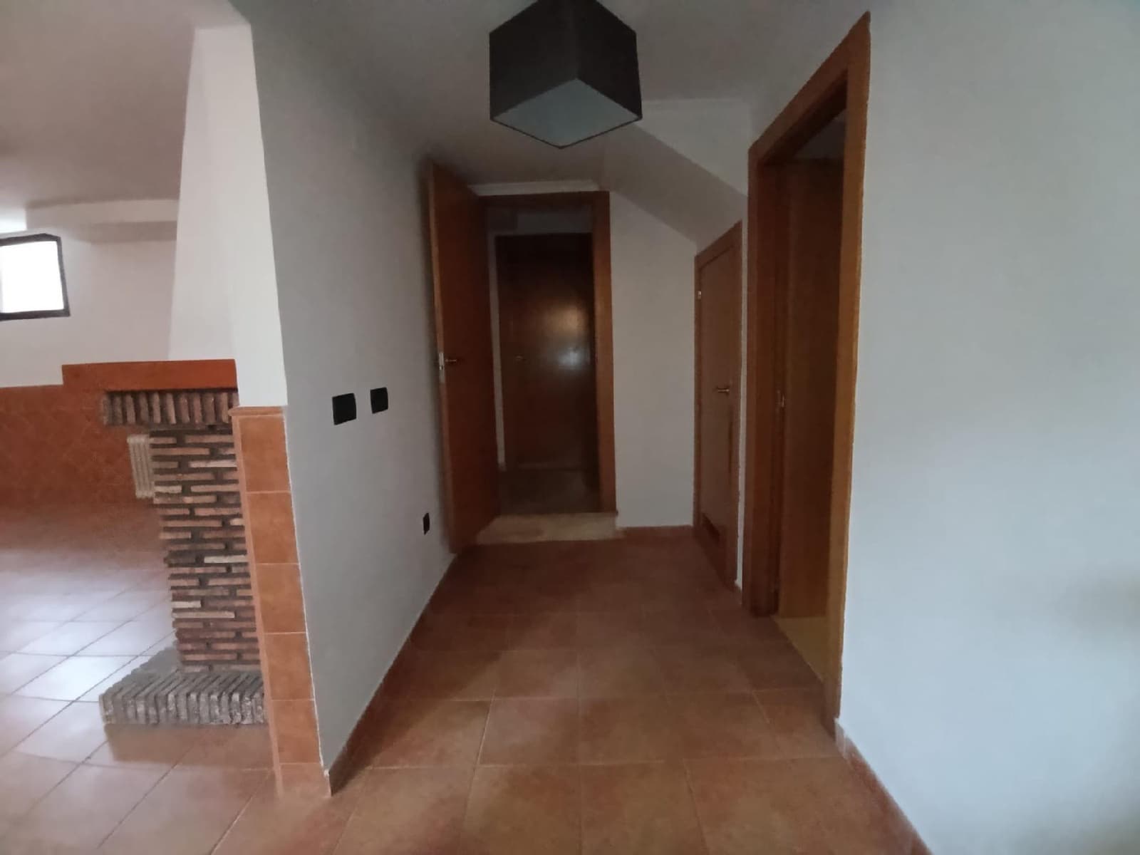 5 bedroom Villa for sale in Elda with garage - € 270,000 (Ref: 9744135)