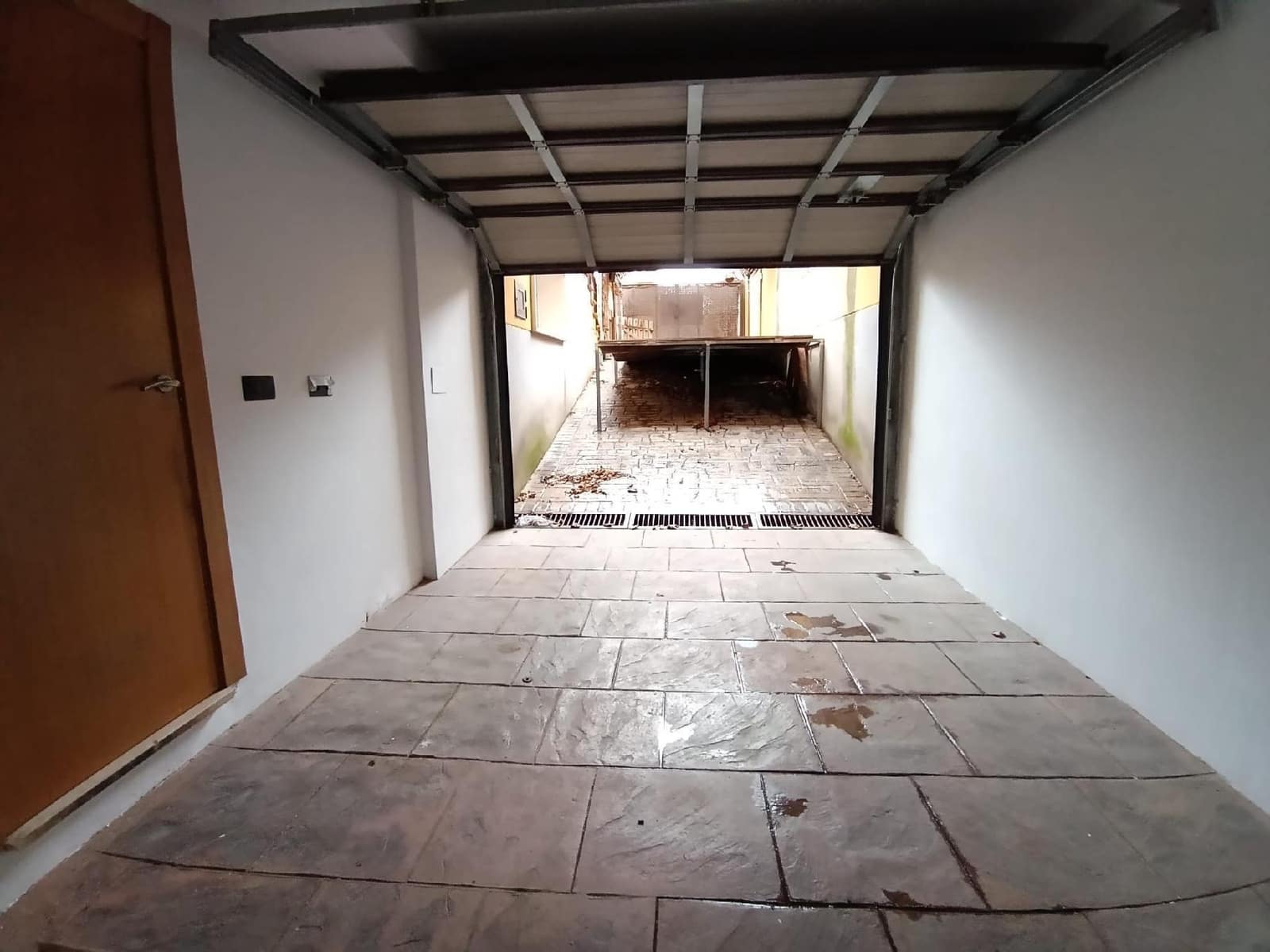 5 bedroom Villa for sale in Elda with garage - € 270,000 (Ref: 9744135)