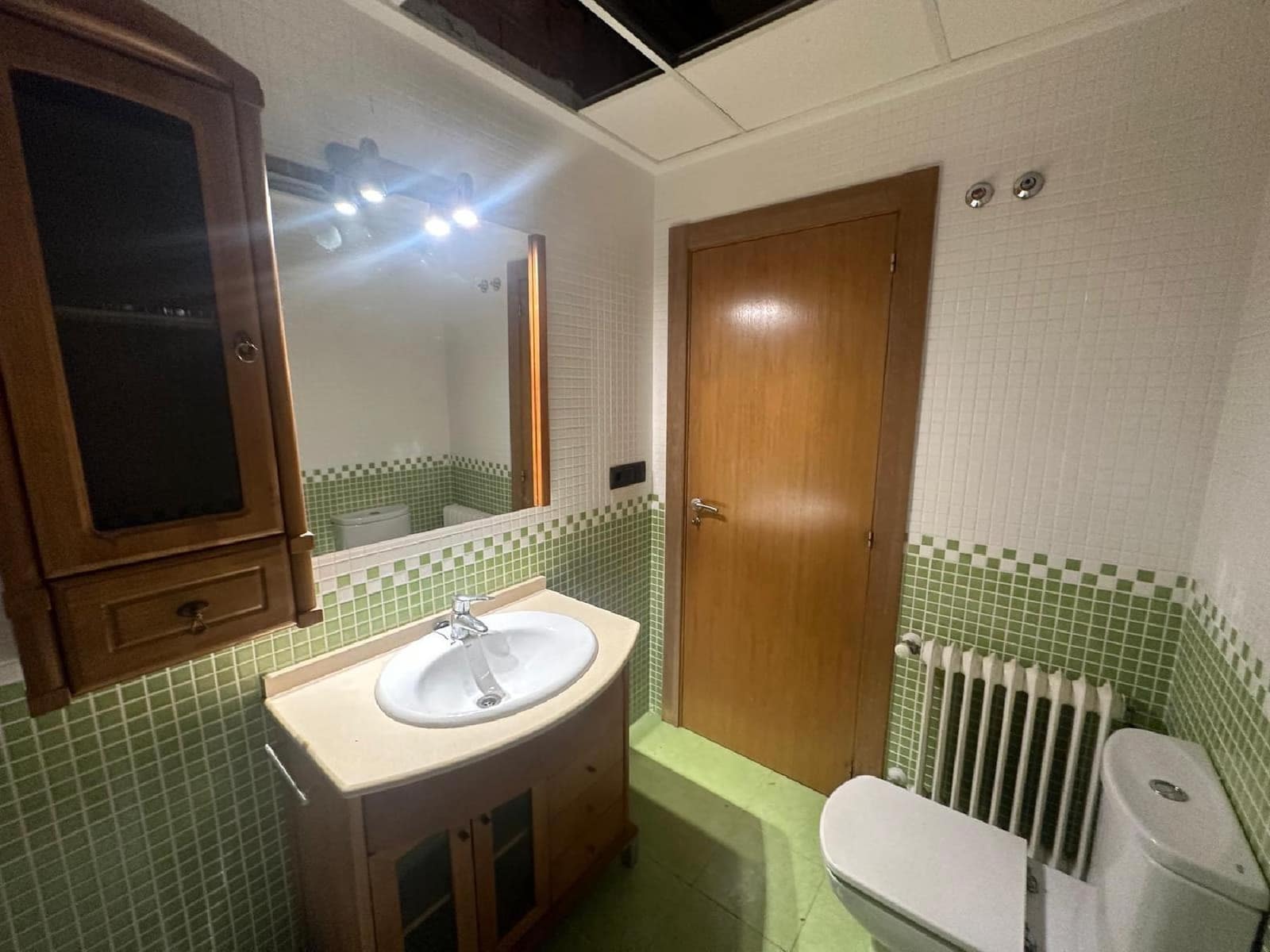 5 bedroom Villa for sale in Elda with garage - € 270,000 (Ref: 9744135)