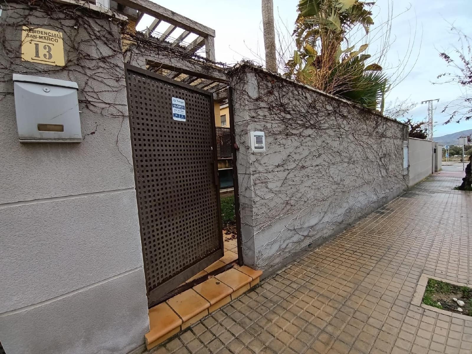 5 bedroom Villa for sale in Elda with garage - € 270,000 (Ref: 9744135)