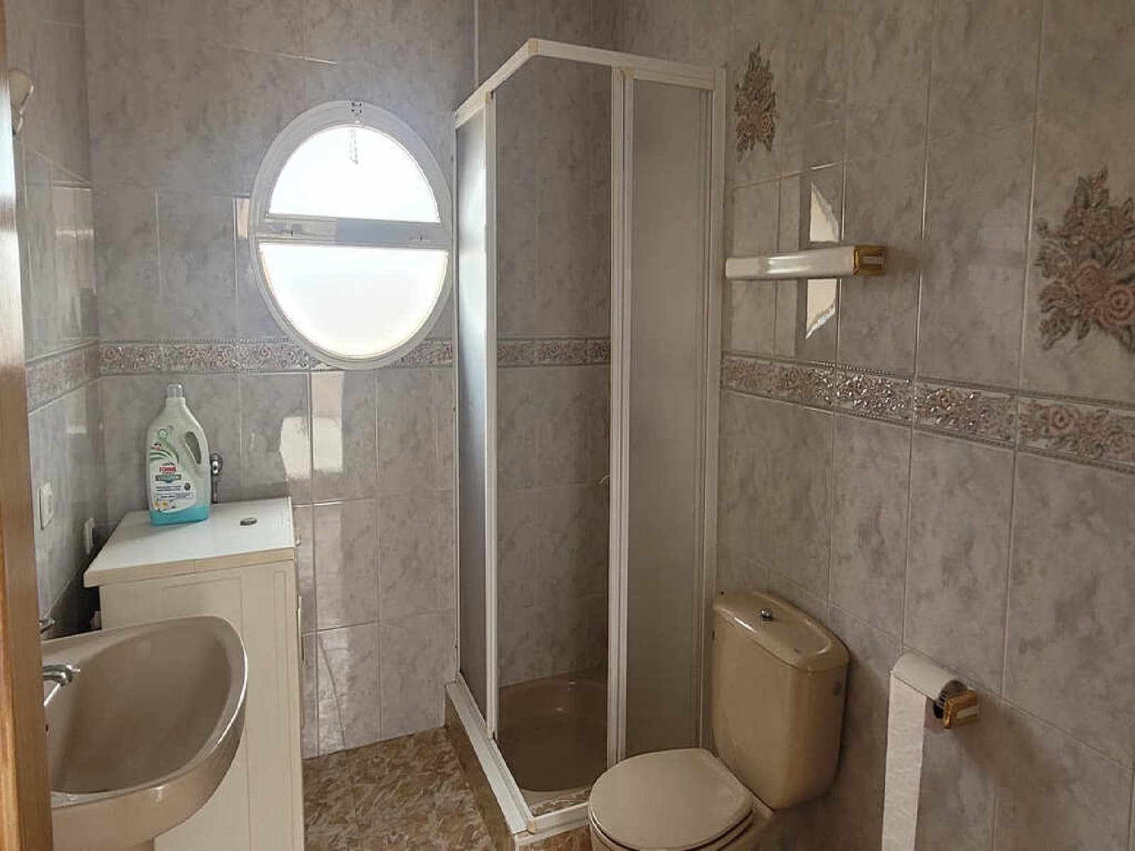 Chalet de 3 habitaciones en Torrevieja en venta con piscina - 265.000 € (Ref: 9744141)