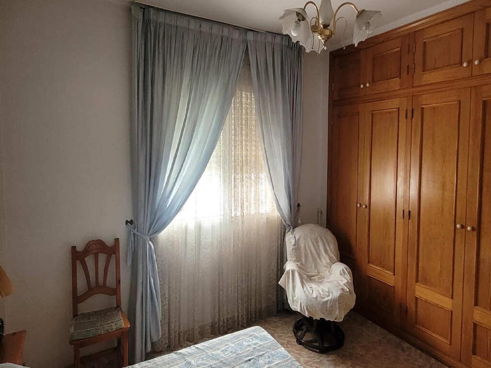 Chalet de 3 habitaciones en Torrevieja en venta con piscina - 265.000 € (Ref: 9744141)