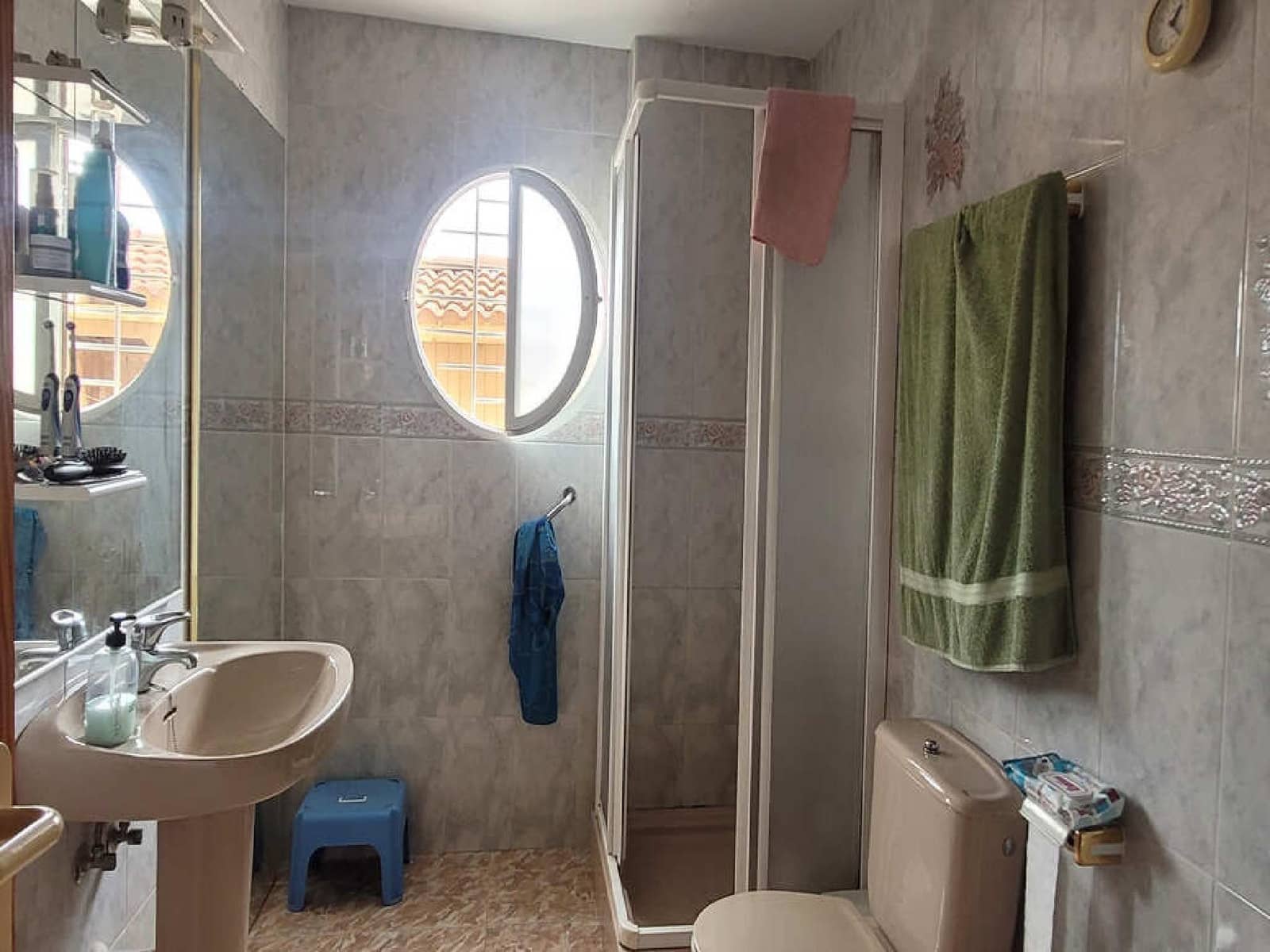 Chalet de 3 habitaciones en Torrevieja en venta con piscina - 265.000 € (Ref: 9744141)