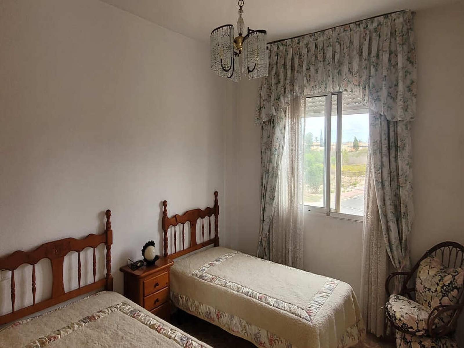 Chalet de 3 habitaciones en Torrevieja en venta con piscina - 265.000 € (Ref: 9744141)