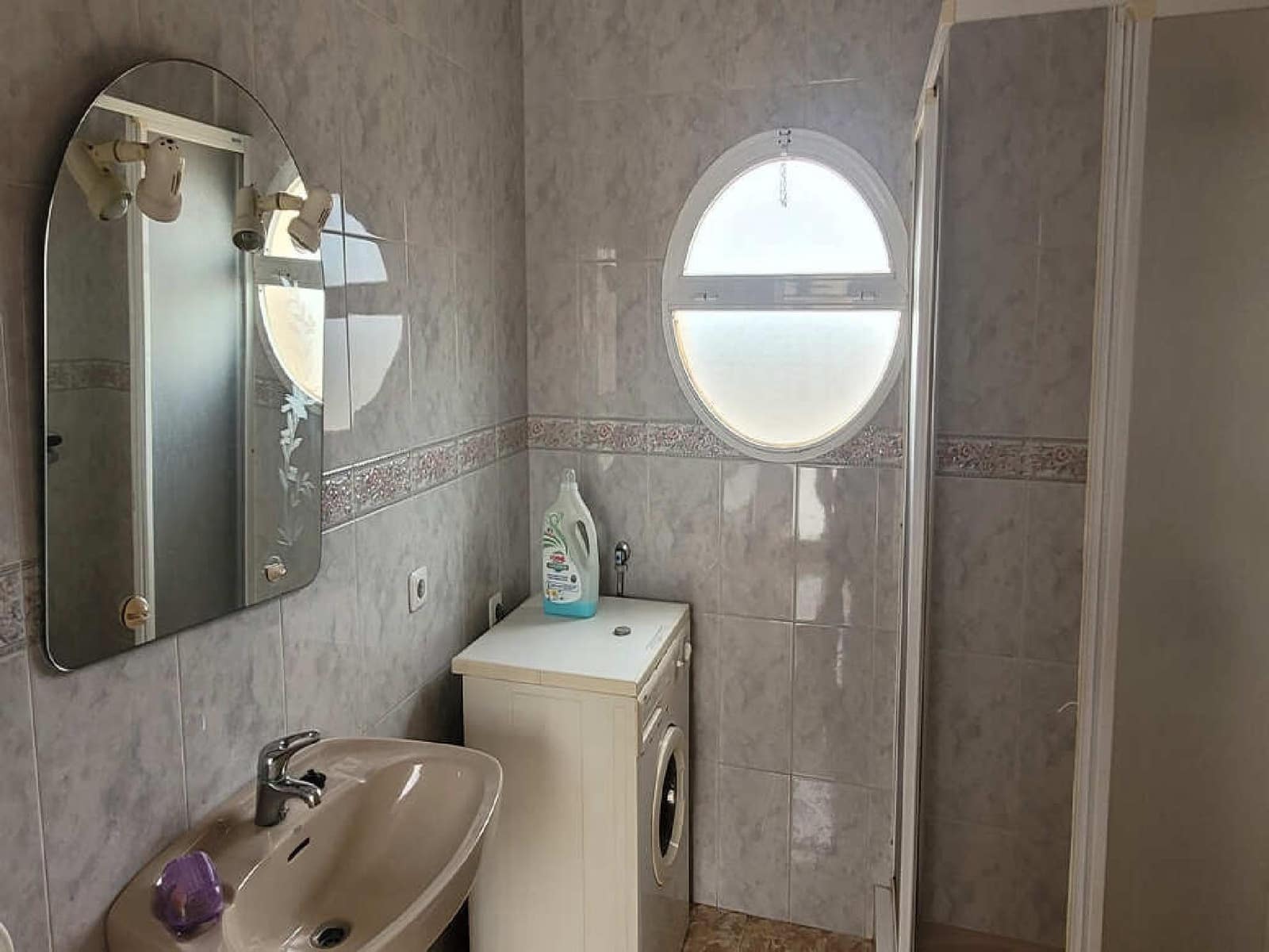 Chalet de 3 habitaciones en Torrevieja en venta con piscina - 265.000 € (Ref: 9744141)