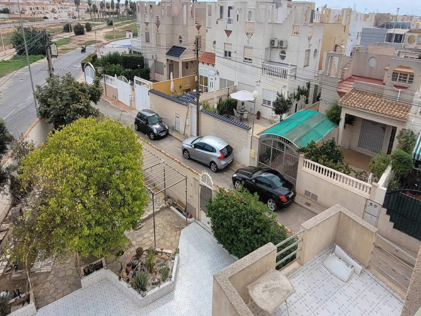 Chalet de 3 habitaciones en Torrevieja en venta con piscina - 265.000 € (Ref: 9744141)