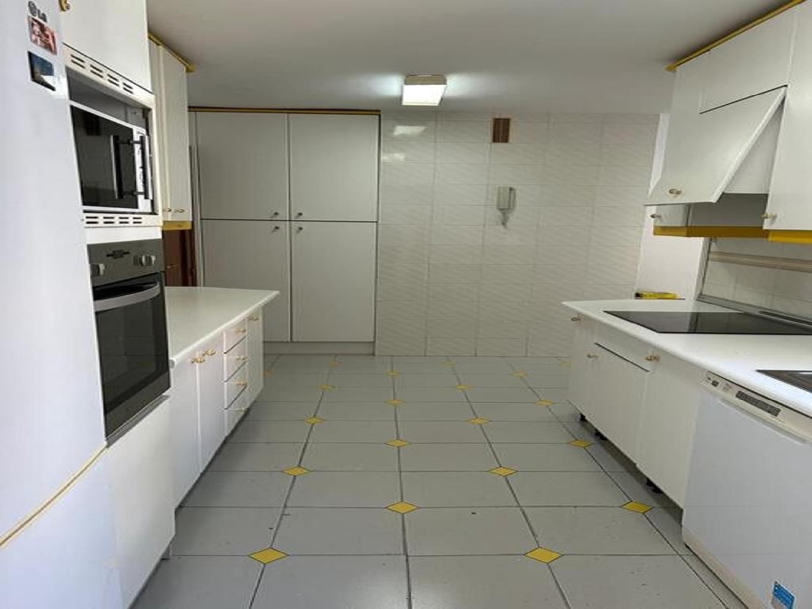 5 slaapkamer Appartement te koop in Malaga stad met zwembad - € 1.300.000 (Ref: 9765127)