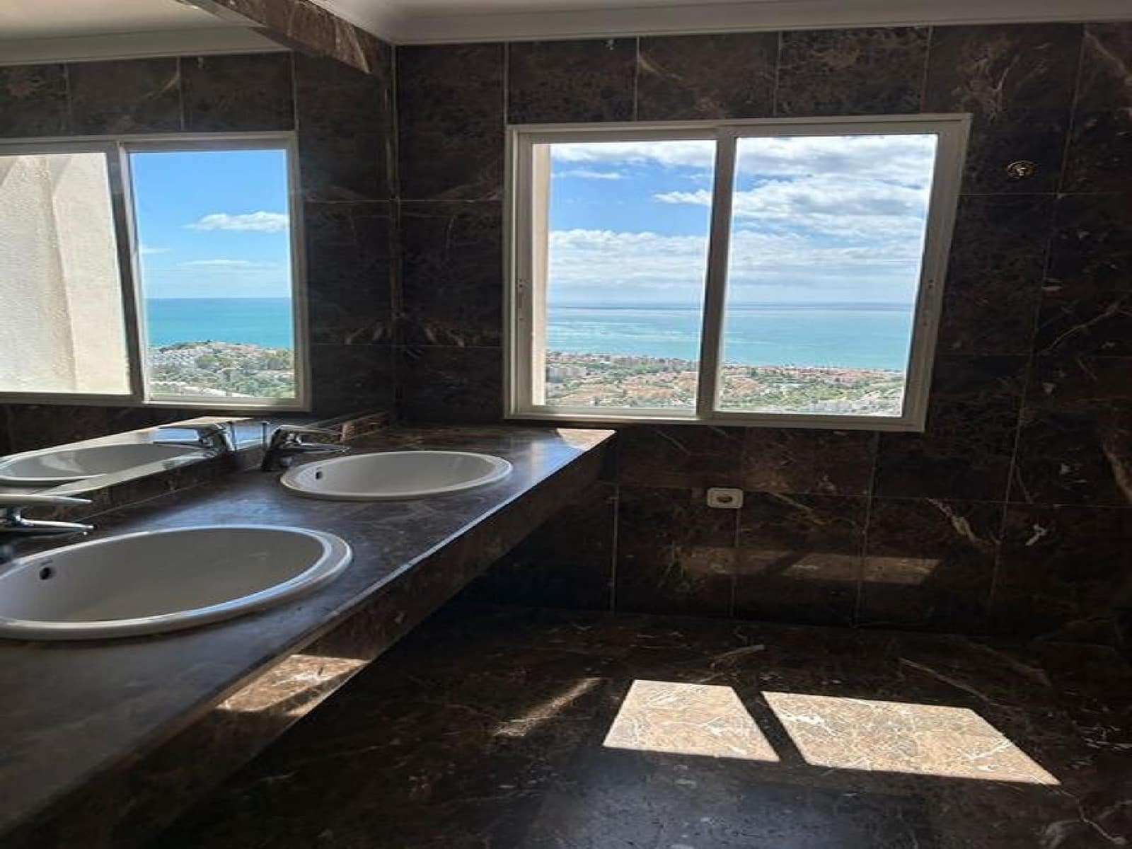 5 slaapkamer Appartement te koop in Malaga stad met zwembad - € 1.300.000 (Ref: 9765127)