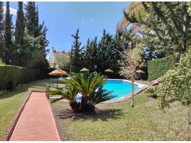 5 slaapkamer Appartement te koop in Cerrado de Calderon, Málaga stad met zwembad - € 1.300.000 (Ref: 9765127)