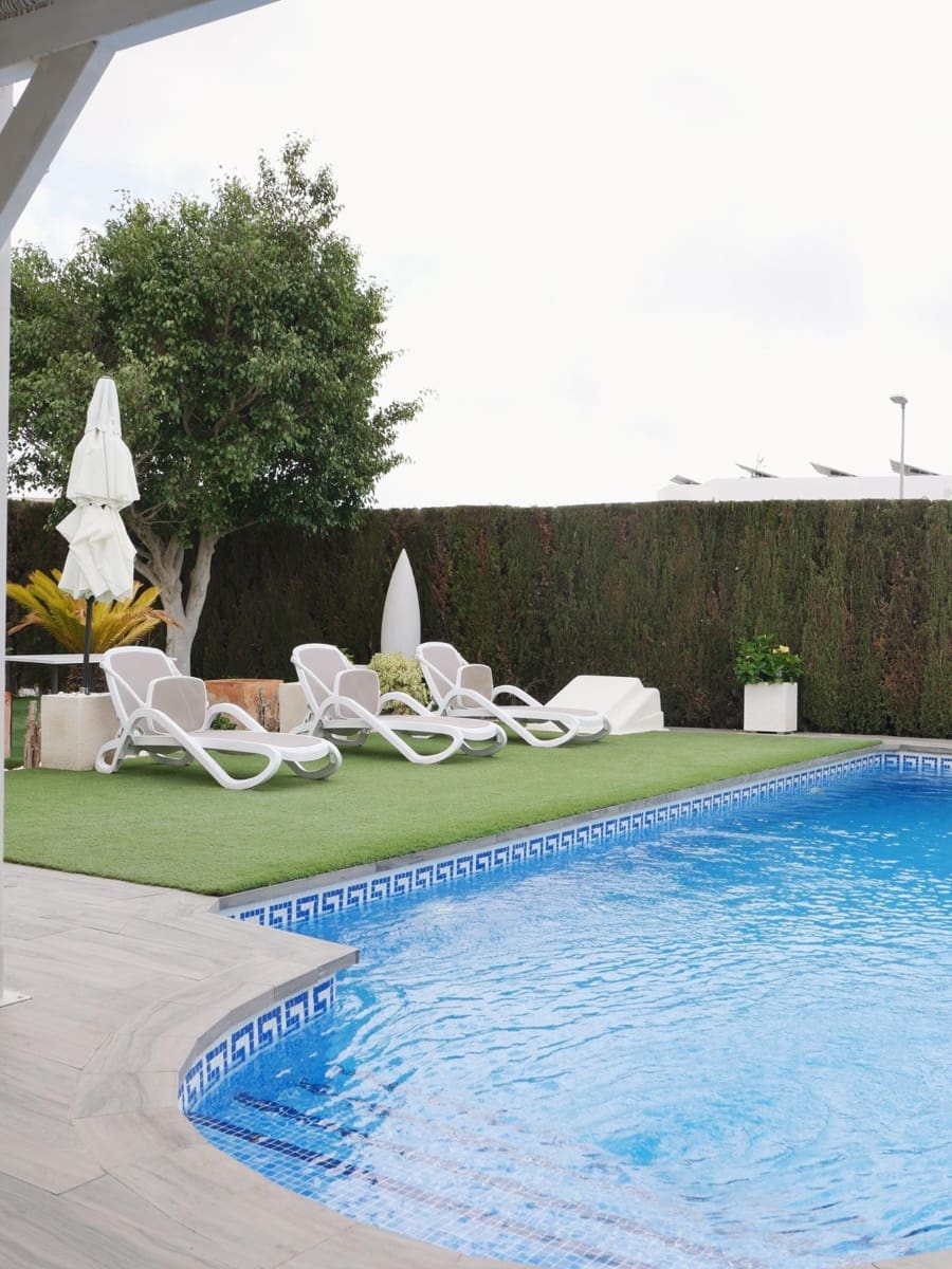 Chalet de 3 habitaciones en San Fulgencio en venta con piscina garaje - 495.000 € (Ref: 9773049)