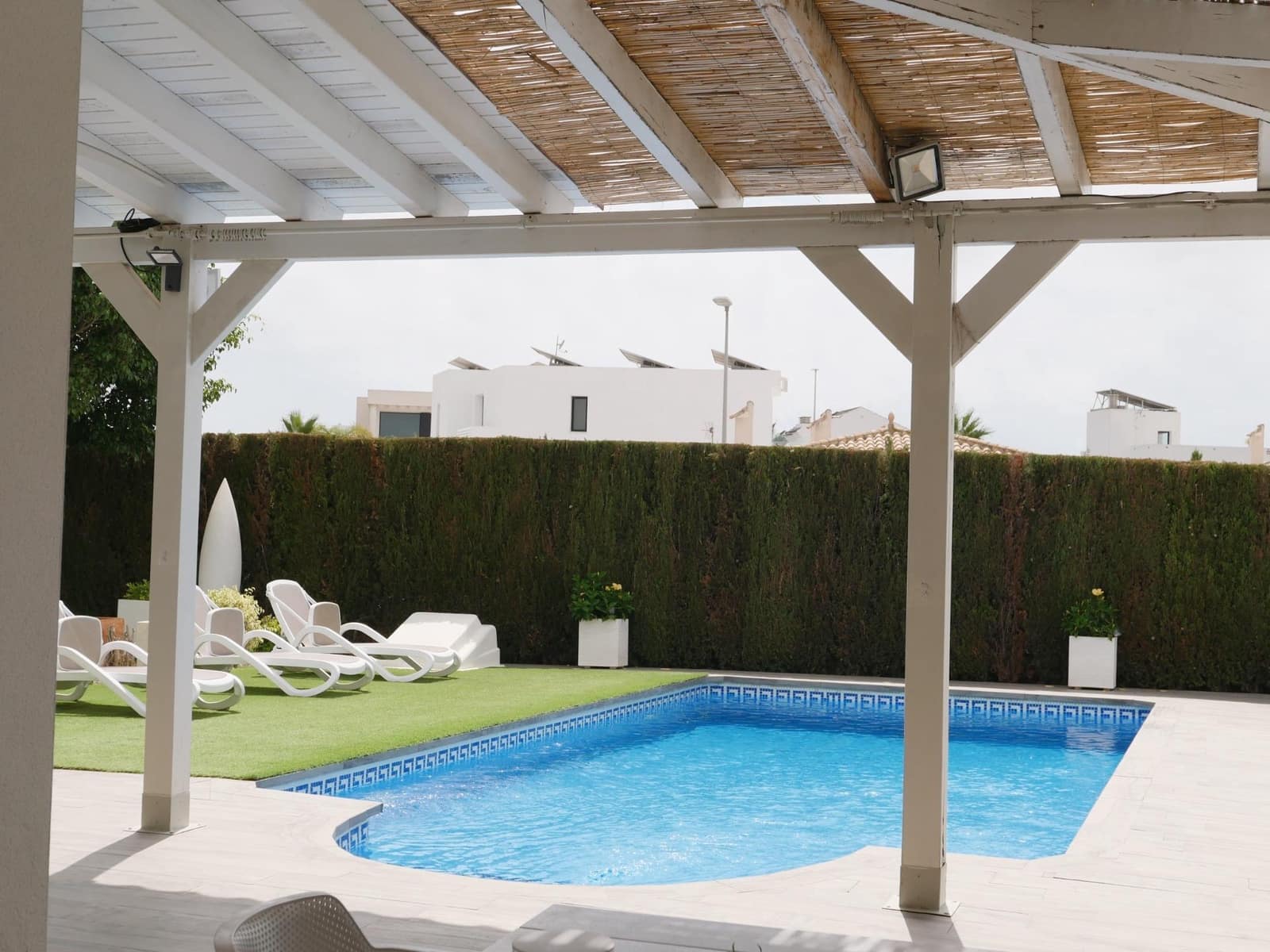 Chalet de 3 habitaciones en San Fulgencio en venta con piscina garaje - 495.000 € (Ref: 9773049)