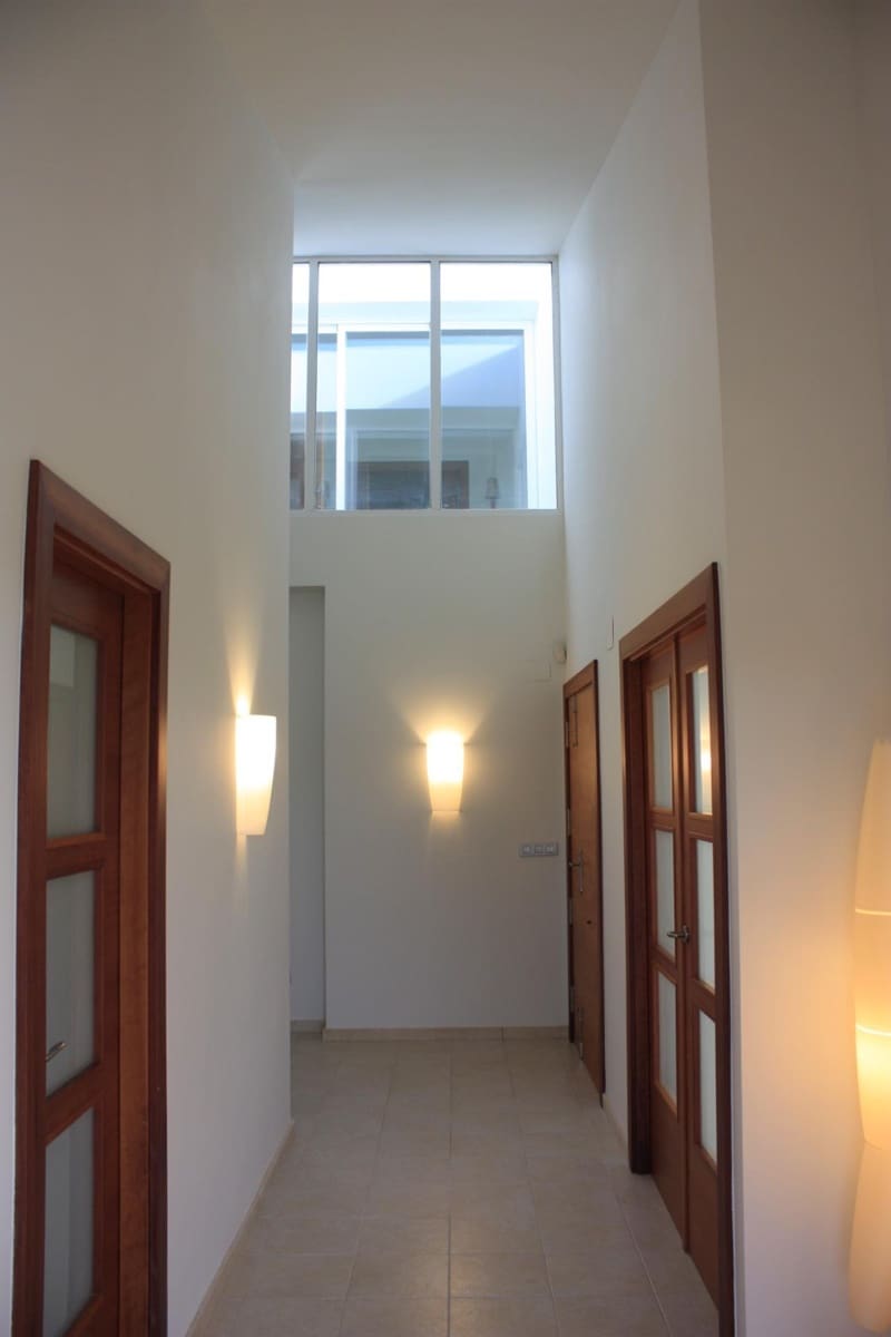 5 bedroom Villa for sale in Monforte del Cid - € 795,000 (Ref: 9782978)