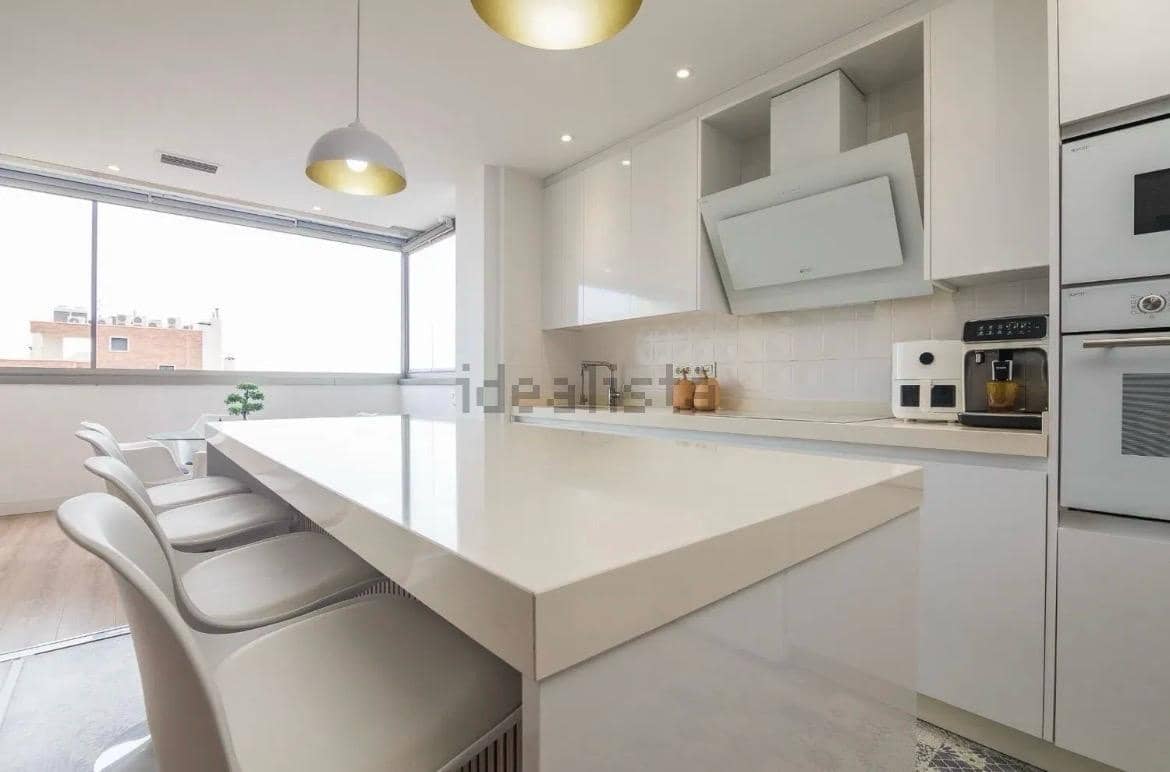 3 bedroom Penthouse for sale in Elche / Elx with garage - € 399,000 (Ref: 9788387)