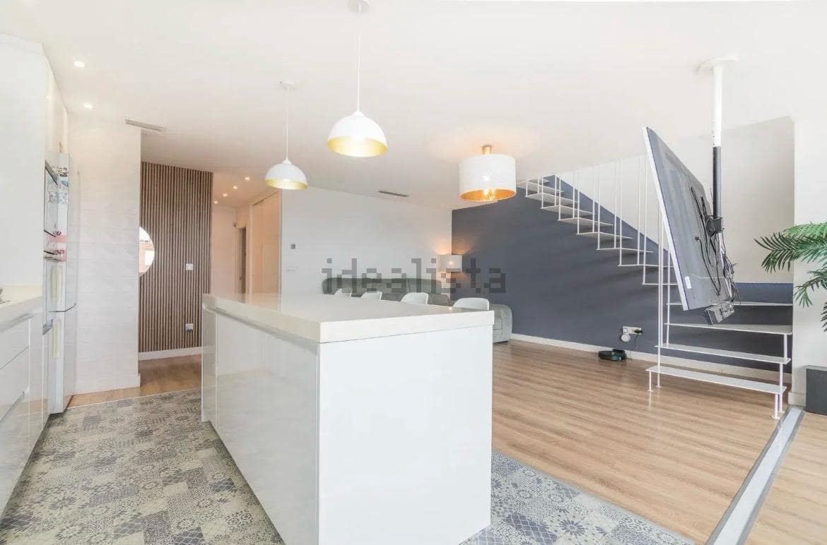 3 bedroom Penthouse for sale in Elche / Elx with garage - € 399,000 (Ref: 9788387)