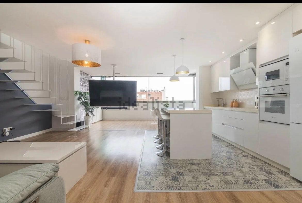 3 bedroom Penthouse for sale in Elche / Elx with garage - € 399,000 (Ref: 9788387)