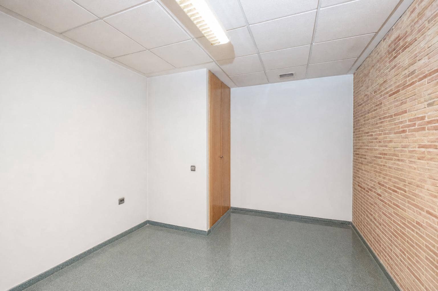 Office for sale in San Vicente / Sant Vicent del Raspeig - € 300,000 (Ref: 9831344)