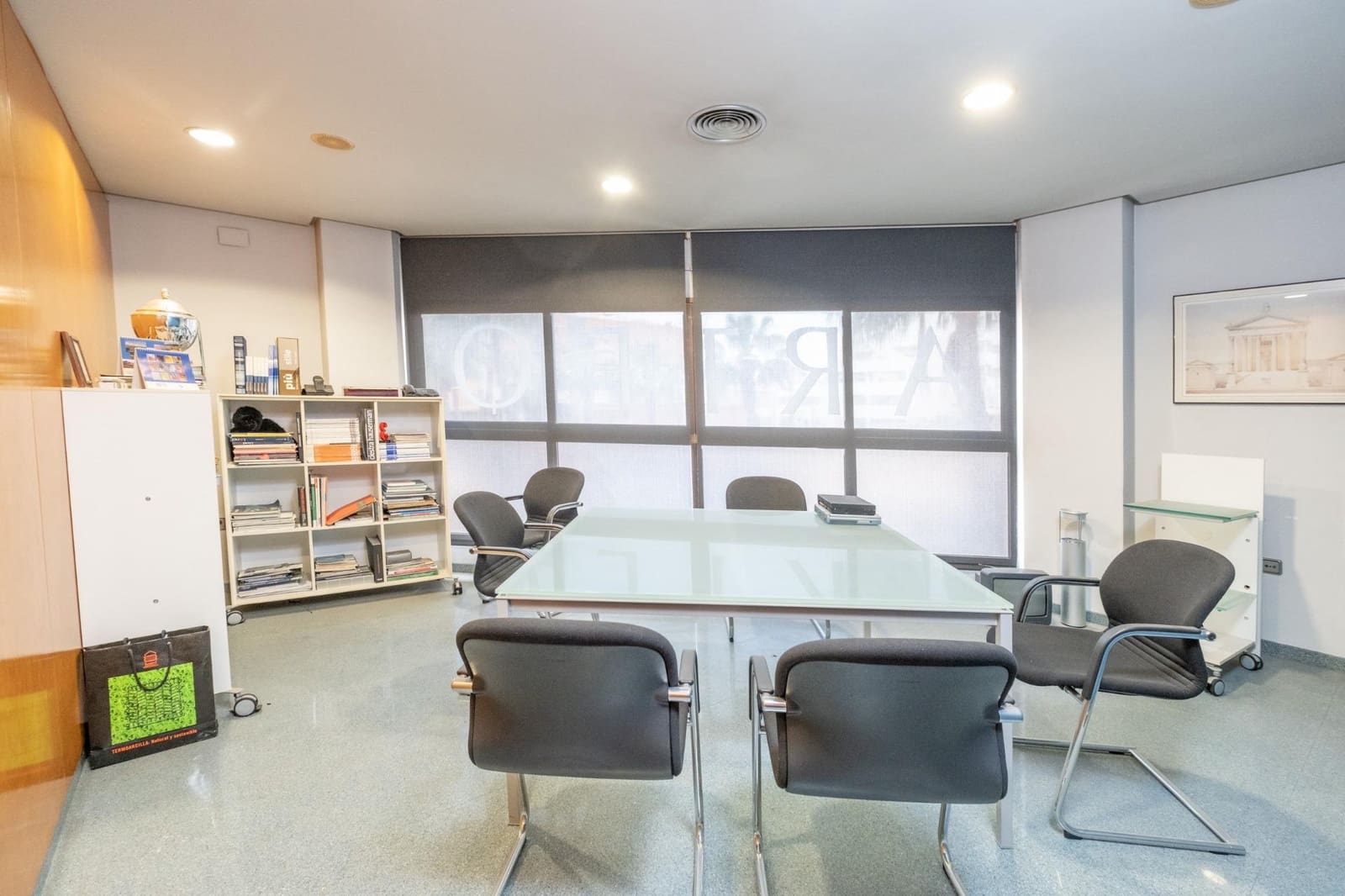 Office for sale in San Vicente / Sant Vicent del Raspeig - € 300,000 (Ref: 9831344)