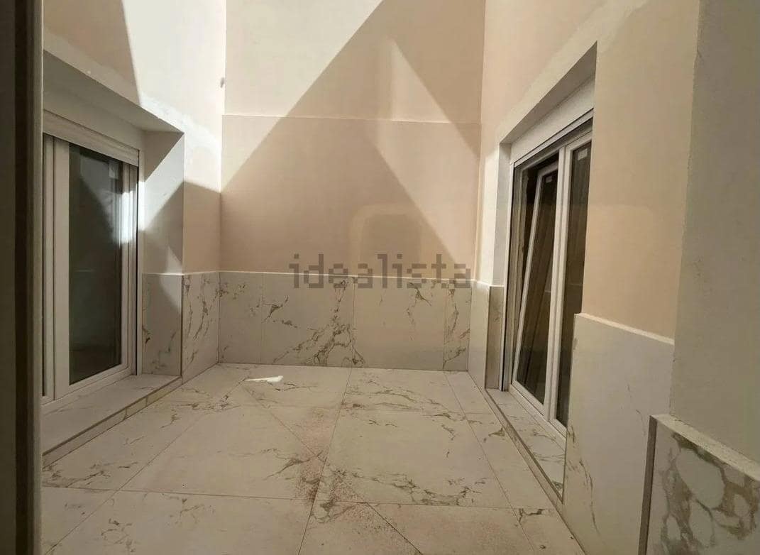 Apartamento de 2 habitaciones en Elche / Elx en venta - 190.000 € (Ref: 9836223)