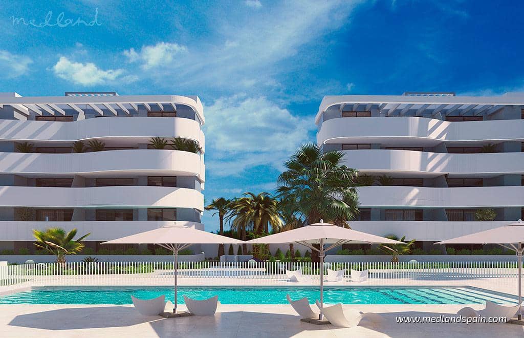 Apartamento de 2 habitaciones en Guardamar del Segura en venta con piscina garaje - 296.900 € (Ref: 10046261)
