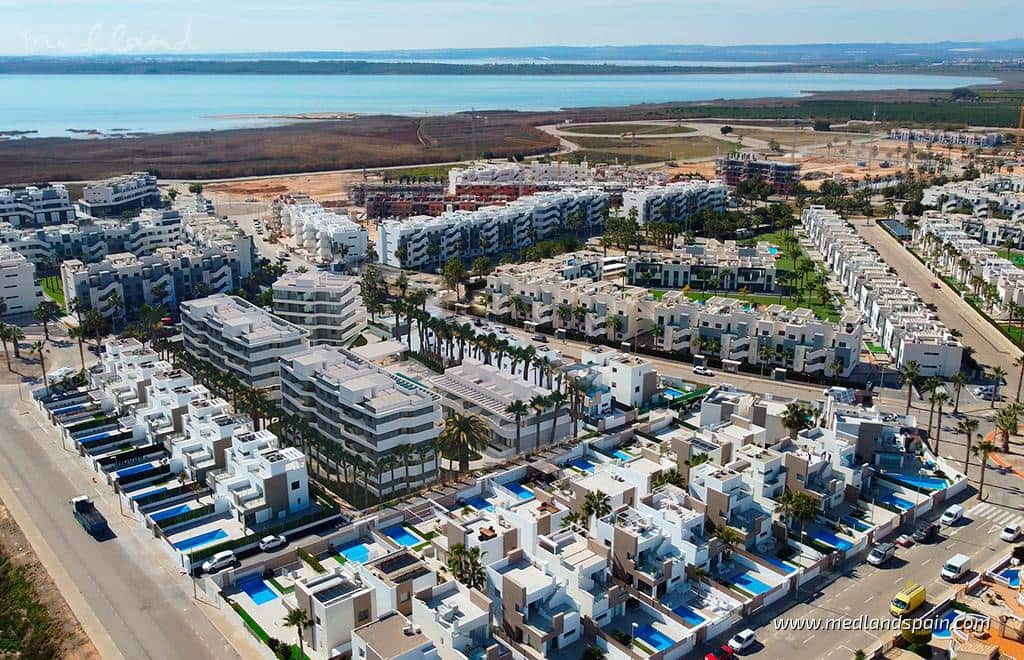 3 chambre Maison de Ville à vendre à Guardamar del Segura avec piscine garage - 464 900 € (Ref: 10046264)
