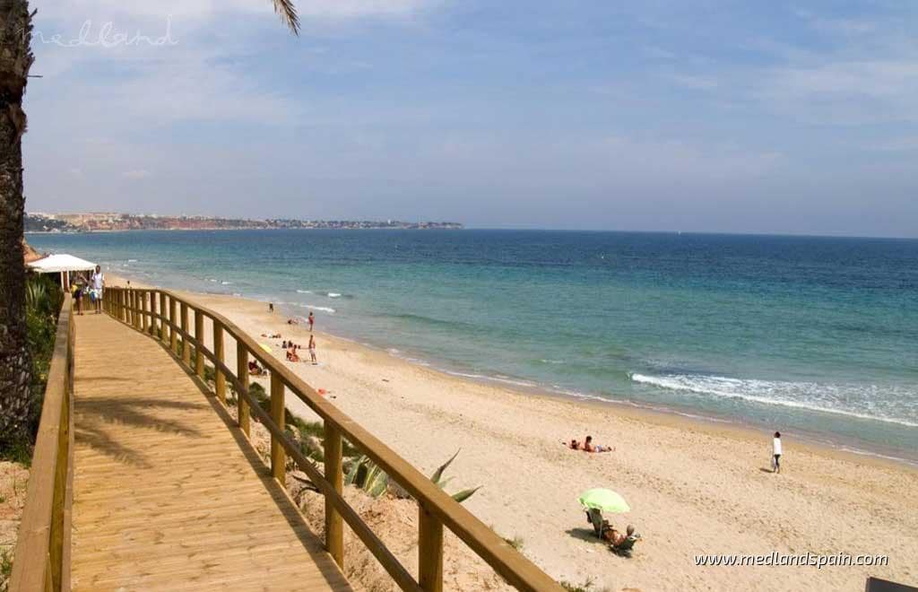 3 quarto Moradia para venda em Pilar de la Horadada com piscina garagem - 495 000 € (Ref: 10046270)