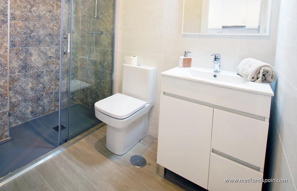 3 sypialnia Apartament na sprzedaż w Torre de la Horadada z basenem garażem - 355 000 € (Ref: 10046288)