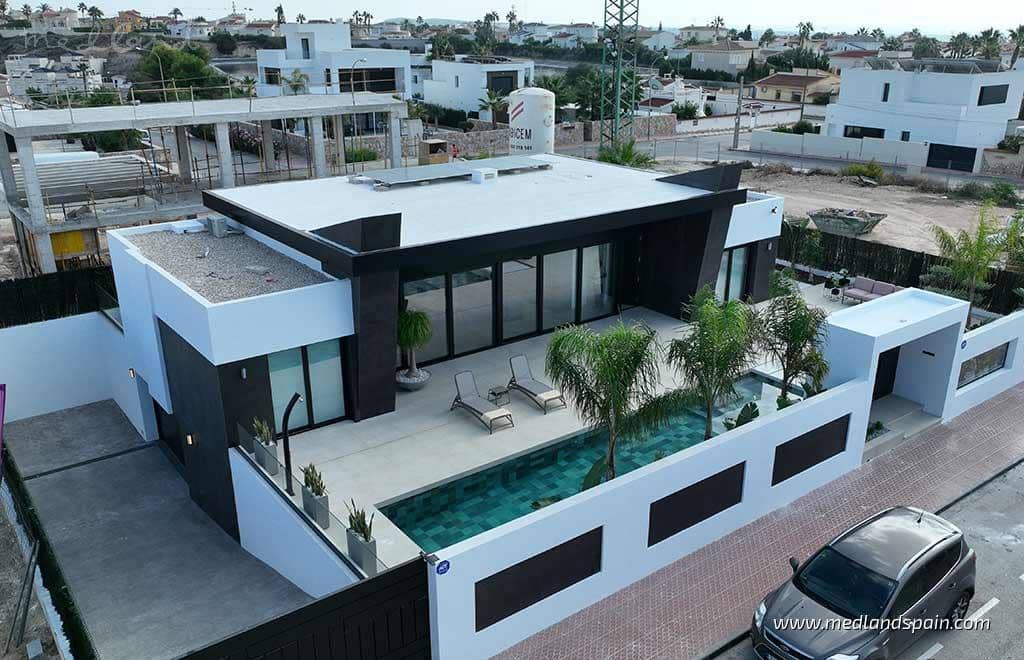 3 sovrum Villa till salu i Ciudad Quesada med pool garage - 1 099 000 € (Ref: 10046311)