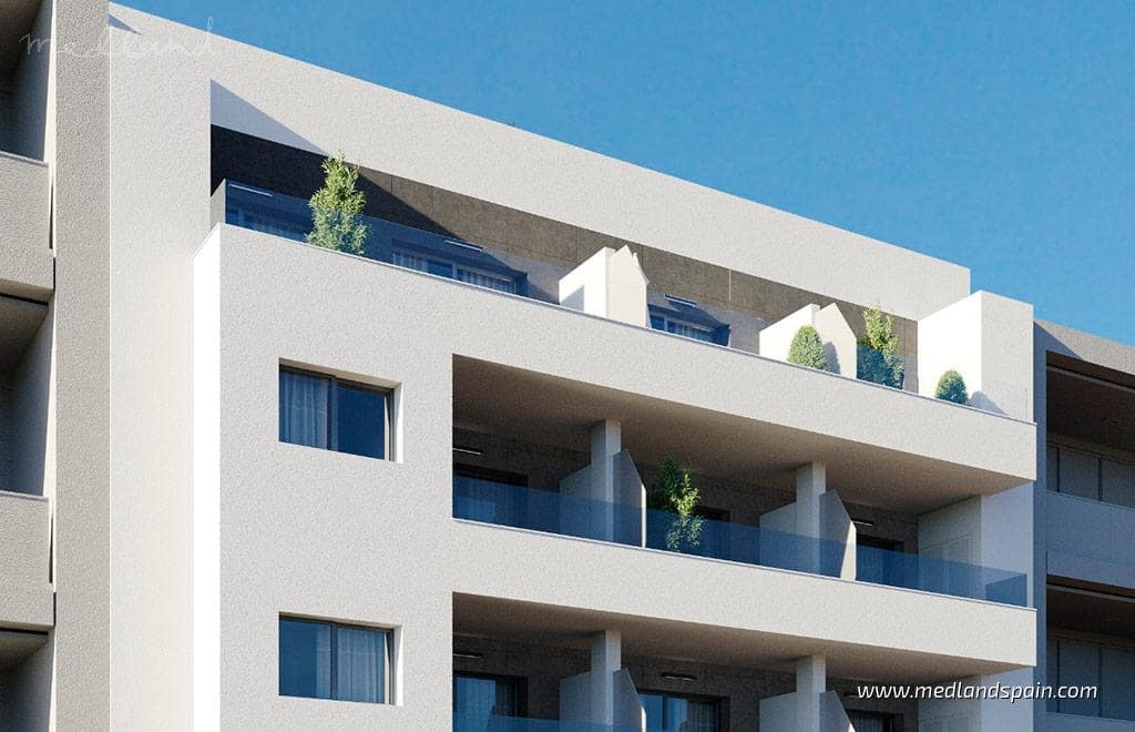 3 Zimmer Apartment zu verkaufen in Torrevieja mit Pool - 469.000 € (Ref: 10046321)