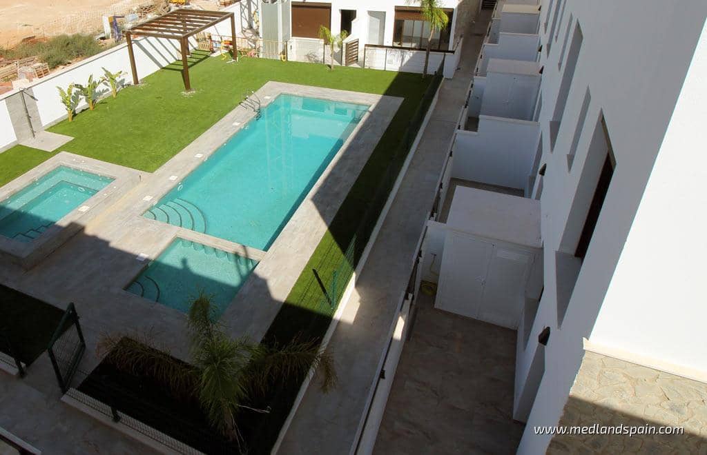 4 quarto Casa em Banda para venda em Pilar de la Horadada com piscina garagem - 384 900 € (Ref: 10062484)