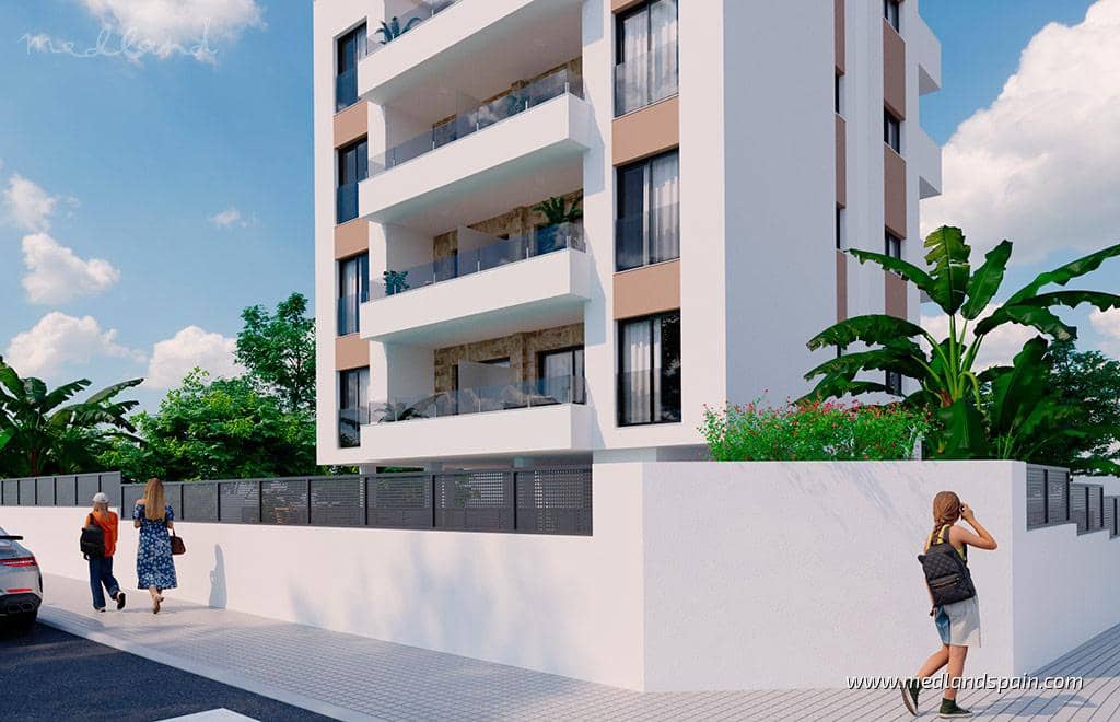 2 Zimmer Apartment zu verkaufen in Torrevieja mit Pool Garage - 269.000 € (Ref: 10082142)