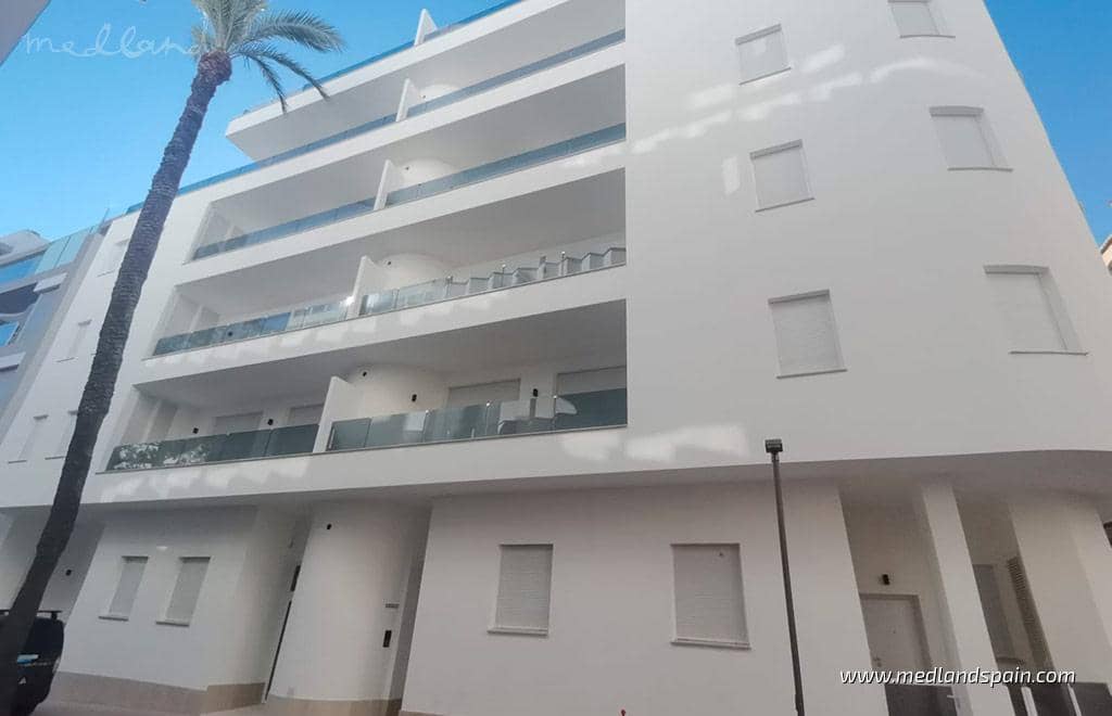 2 quarto Apartamento para venda em Torrevieja com piscina - 459 000 € (Ref: 10098568)