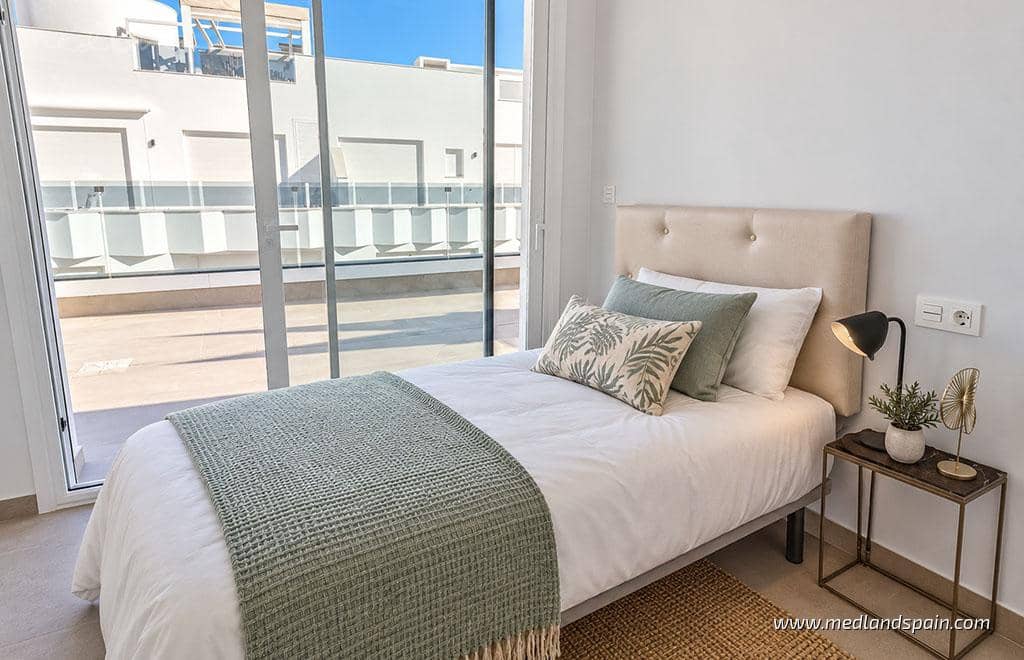 2 quarto Apartamento para venda em Torrevieja com piscina - 459 000 € (Ref: 10098568)