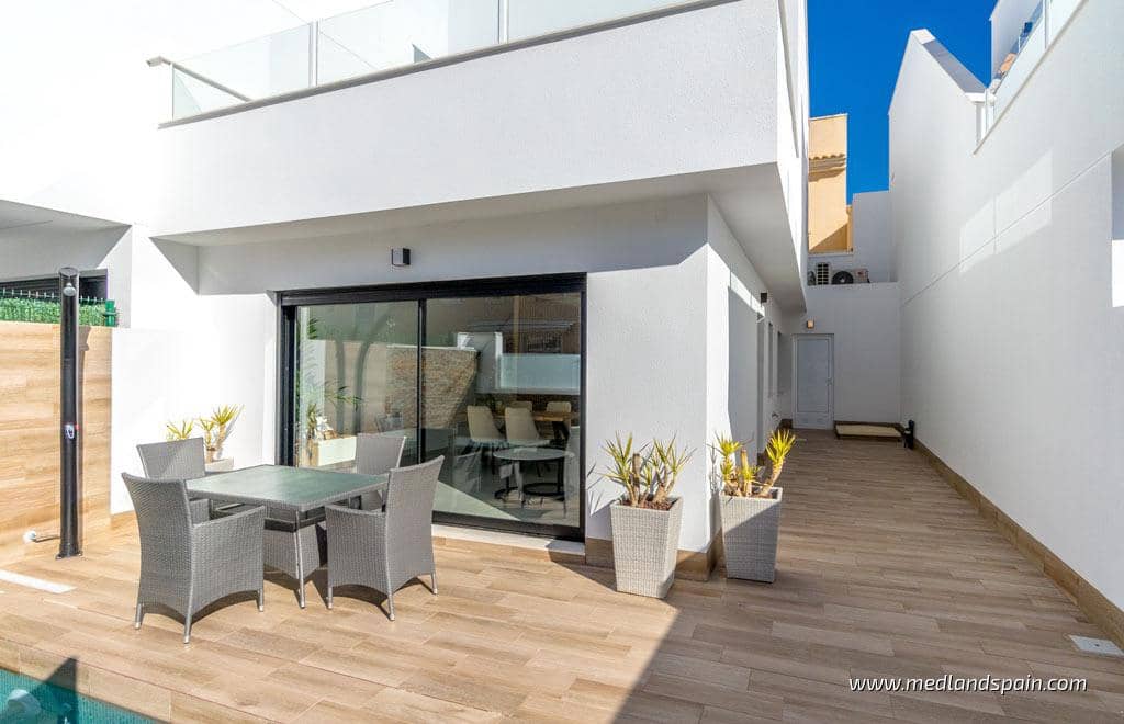 3 slaapkamer Villa te koop in Torre de la Horadada met zwembad garage - € 380.000 (Ref: 10125069)