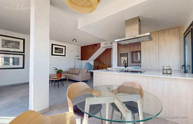 3 soveværelse Villa til salg i Polop med swimmingpool garage - € 725.000 (Ref: 10133593)