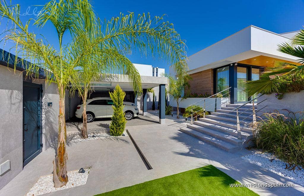4 chambre Villa/Maison à vendre à Ciudad Quesada avec piscine garage - 2 650 000 € (Ref: 10156232)