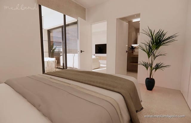 Chalet de 3 habitaciones en Torrevieja en venta con piscina garaje - 799.000 € (Ref: 10160194)
