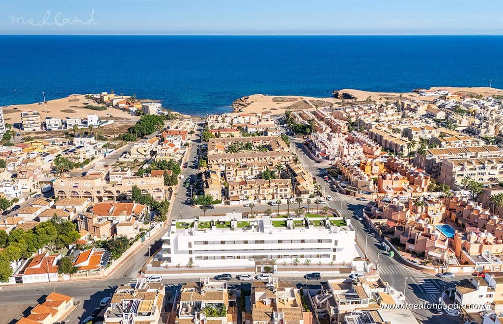 2 slaapkamer Appartement te koop in Torrevieja met zwembad garage - € 339.900 (Ref: 10175984)
