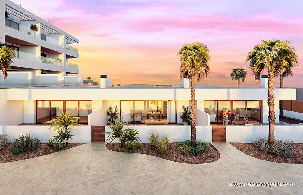 3 soverom Hus til salgs i Torrevieja med svømmebasseng garasje - € 589 900 (Ref: 10175989)