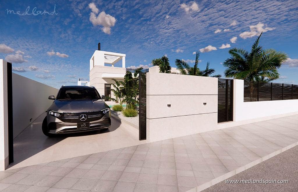 4 soverom Villa til salgs i Torrevieja med svømmebasseng garasje - € 799 000 (Ref: 10185091)