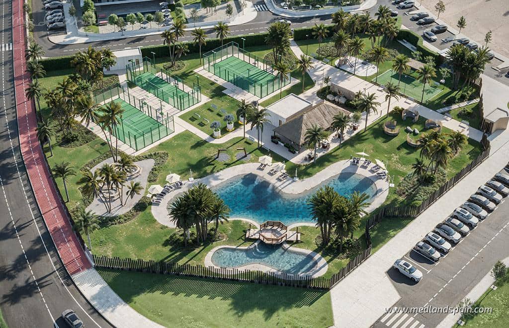 2 soveværelse Villa til salg i Roldan med swimmingpool garage - € 339.900 (Ref: 10185876)